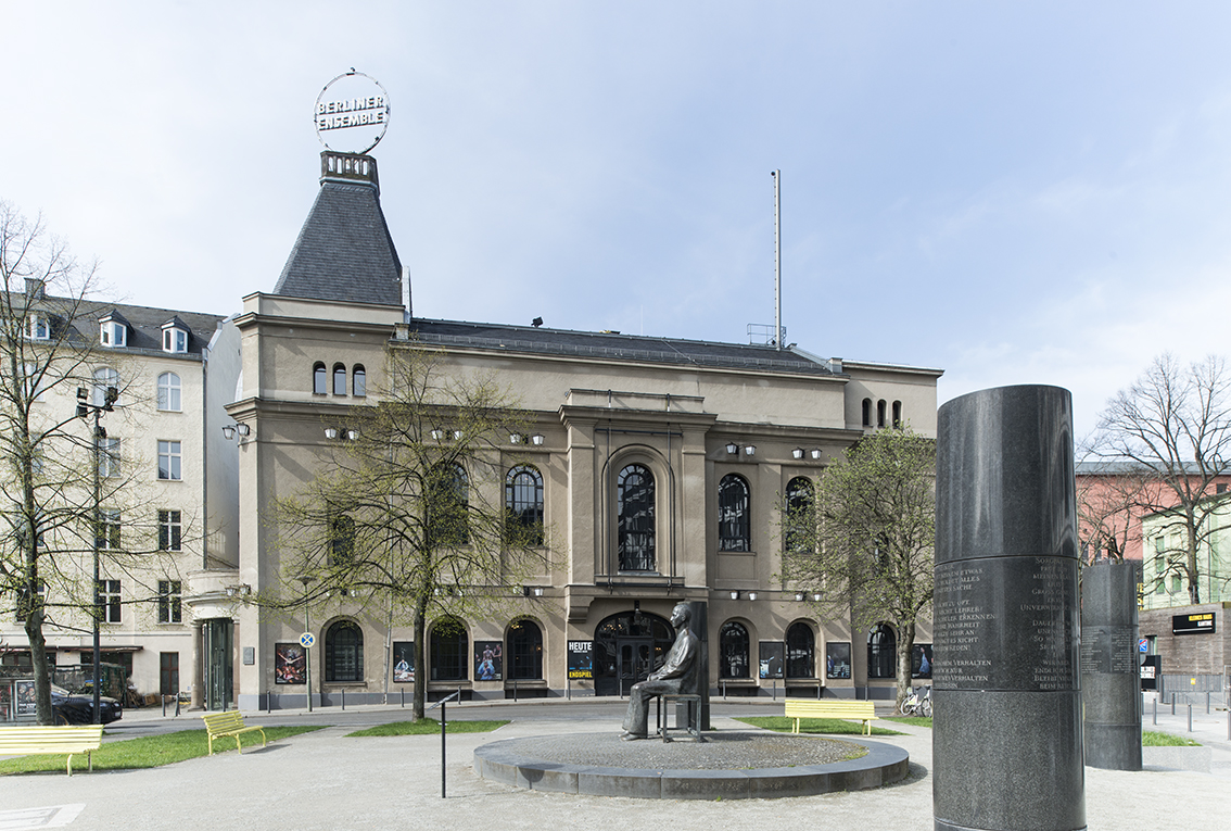 podiumsgespr-ch-die-verbotene-stadt-berliner-ensemble